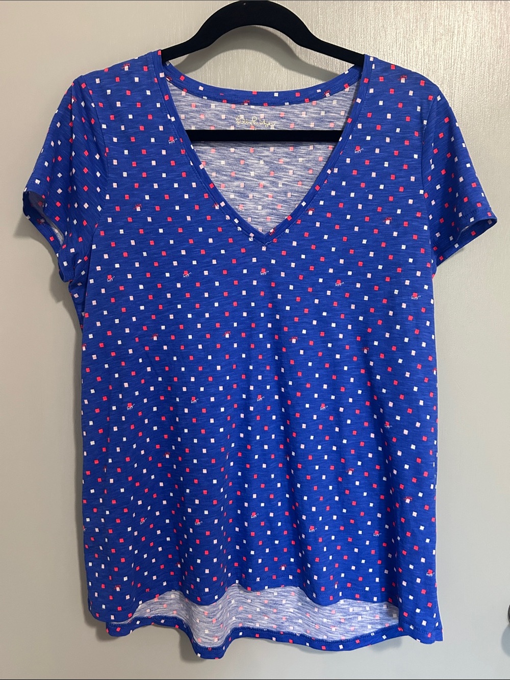 Lilly Pulitzer Etta V-Neck Top T-Shirt in Borealis Blue Lilly Squared